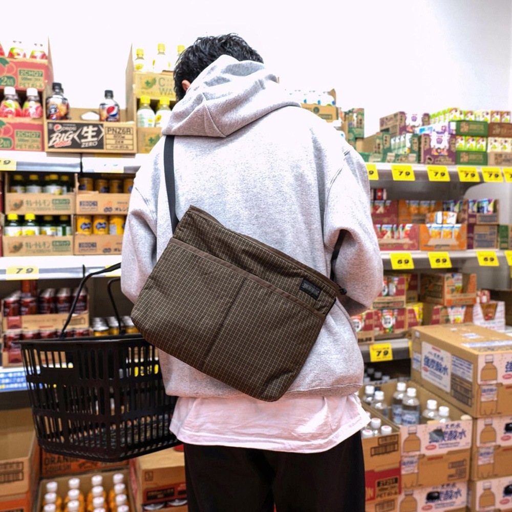 BLUE LUG stroll sacoche padding brown check [ブルーラグ]