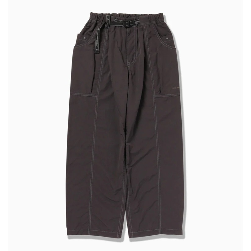 [当日出荷可] and wander crinkled nylon pants charcoal [アンドワンダー]