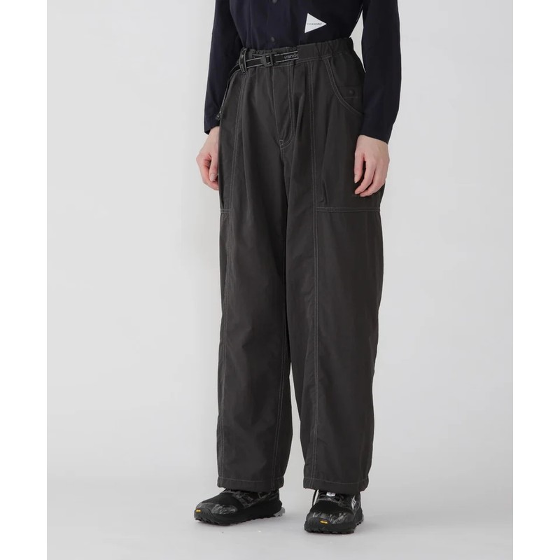 [当日出荷可] and wander crinkled nylon pants charcoal [アンドワンダー]