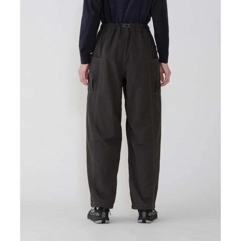 [当日出荷可] and wander crinkled nylon pants charcoal [アンドワンダー]