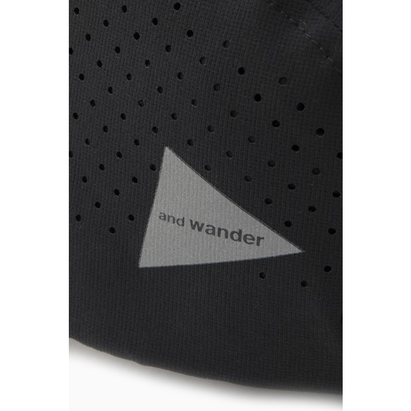 and wander tech cap black [アンドワンダー]