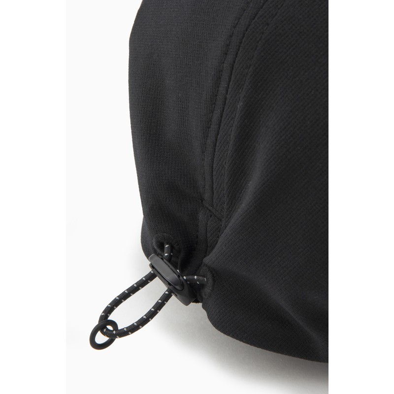 and wander tech cap black [アンドワンダー]