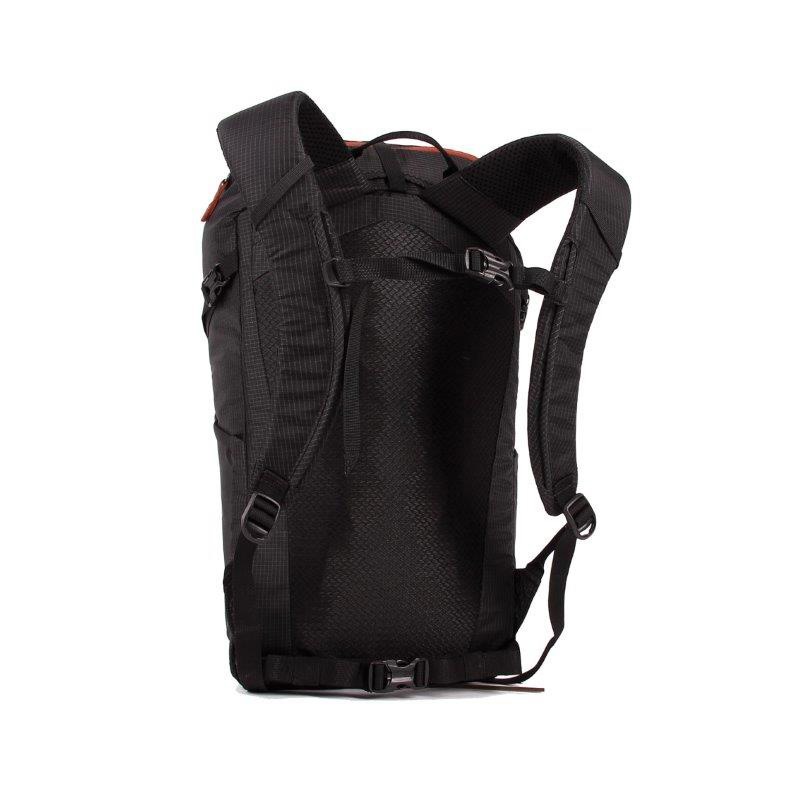 blue ice スクアロウ 22L ブラック [ブルーアイス]