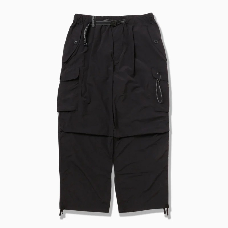 [当日出荷可][10%OFF] and wander oversized cargo pants black [アンドワンダー]