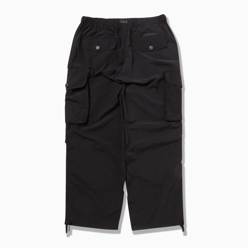 [当日出荷可][10%OFF] and wander oversized cargo pants black [アンドワンダー]