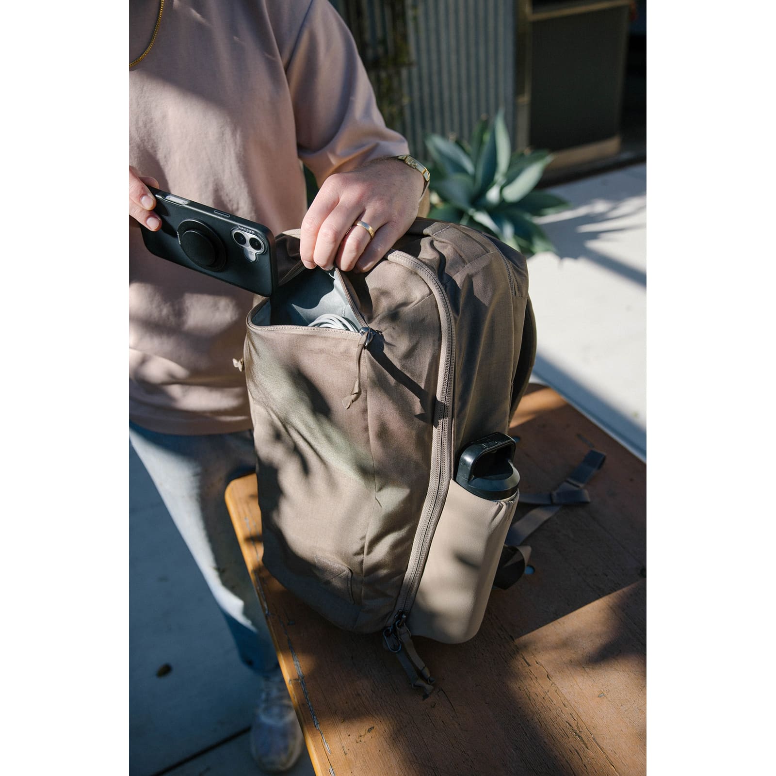 [当日出荷可] EVERGOODS CTB20 - Civic Travel Bag 20L Fossil Brown [エバーグッズ]
