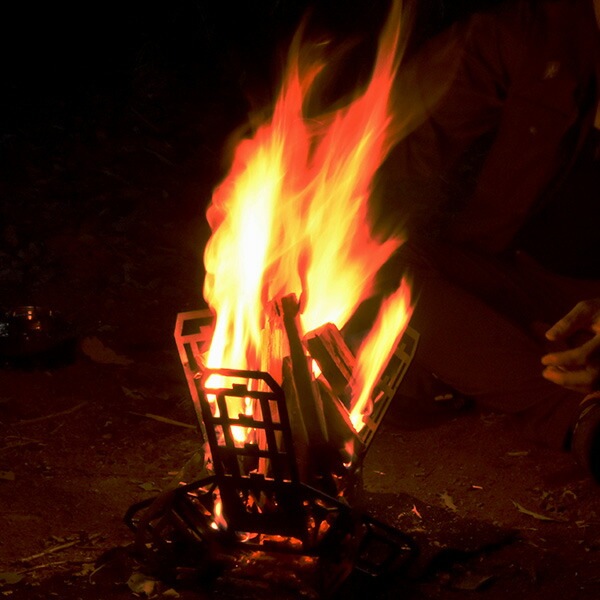 ミタリワークス　焚き火　焚き火台　焚き火スタンド　M キャンプ ワイルドな見た目の焚き火台！？ミタリワークス【タキビスタンド