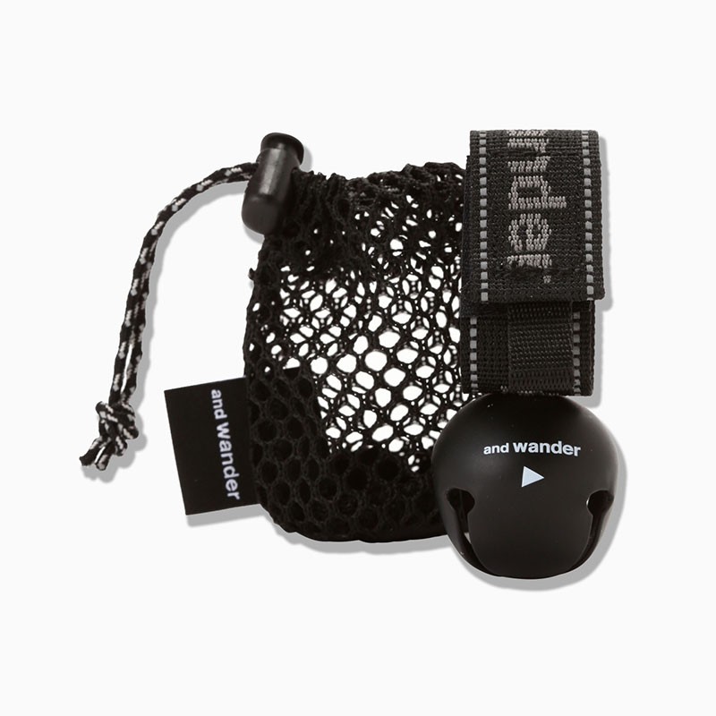 and wander bear bell black [アンドワンダー]