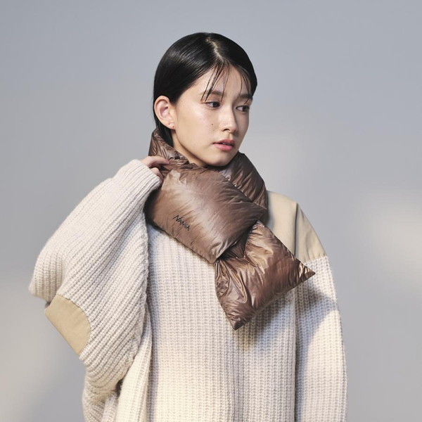NANGA Portable Light Down Muffler (Unisex) KHA [ナンガ]