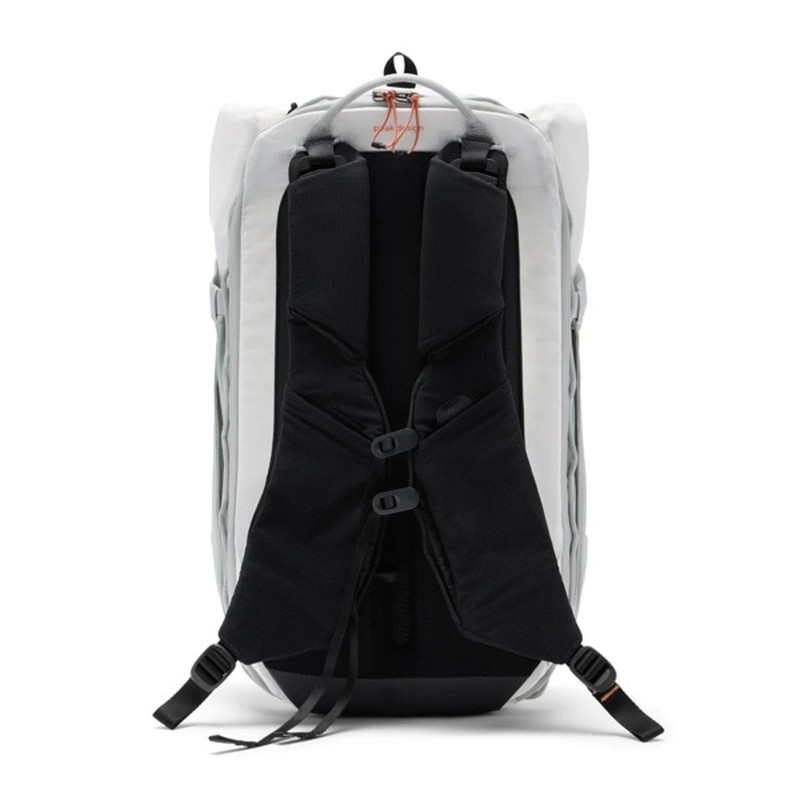 [当日出荷可][20%OFF] Peak Design アウトドア バックパック 25L クラウド [ピークデザイン]