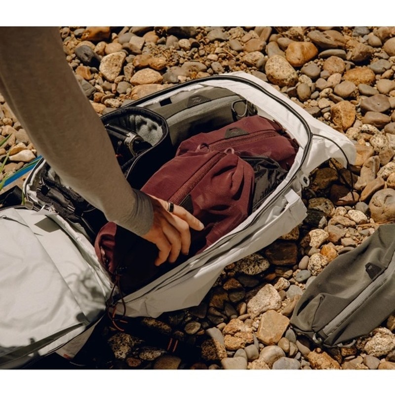 [当日出荷可][20%OFF] Peak Design アウトドア バックパック 25L クラウド [ピークデザイン]