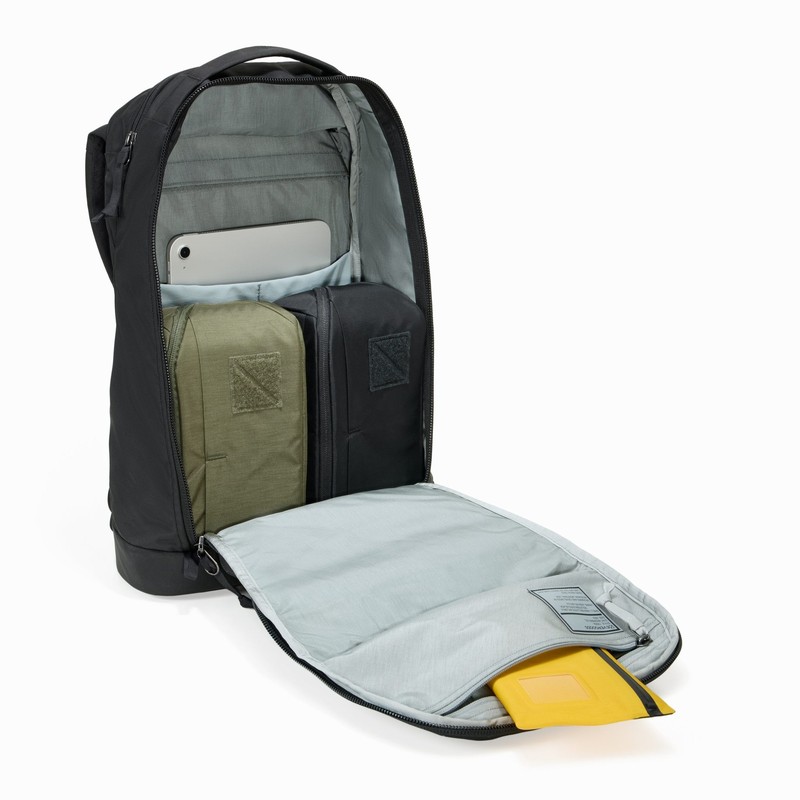 EVERGOODS CIVIC BOOKBAG 22L エバーグッズ　CB22 EVERGOODS CIVIC Bookbag 22L (CB22) Review | Pack Hacker