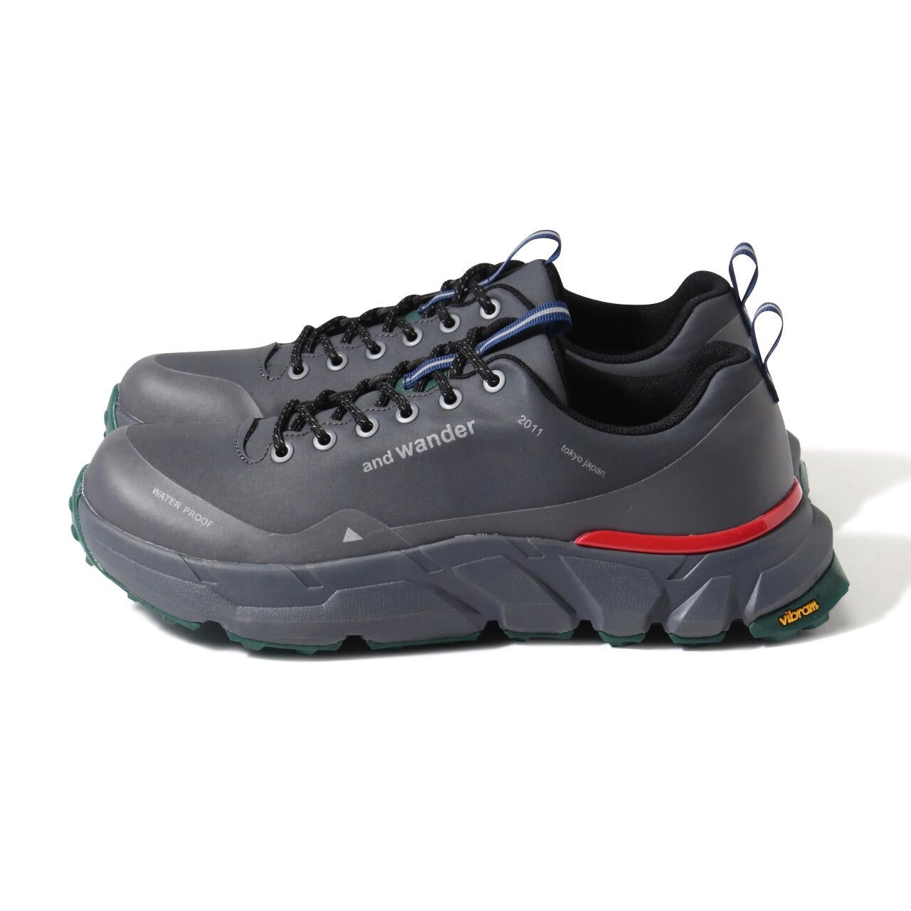 [当日出荷可][20%OFF] and wander waterproof trek shoes low charcoal [アンドワンダー]