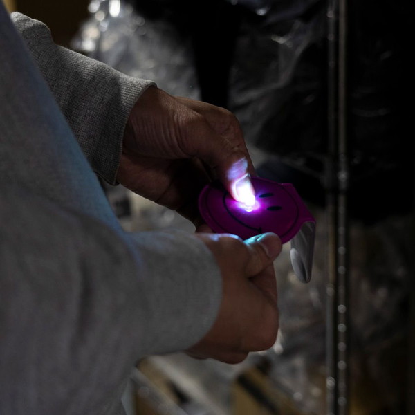 [当日出荷可] BLUE LUG smile reflector clip blue [ブルーラグ]