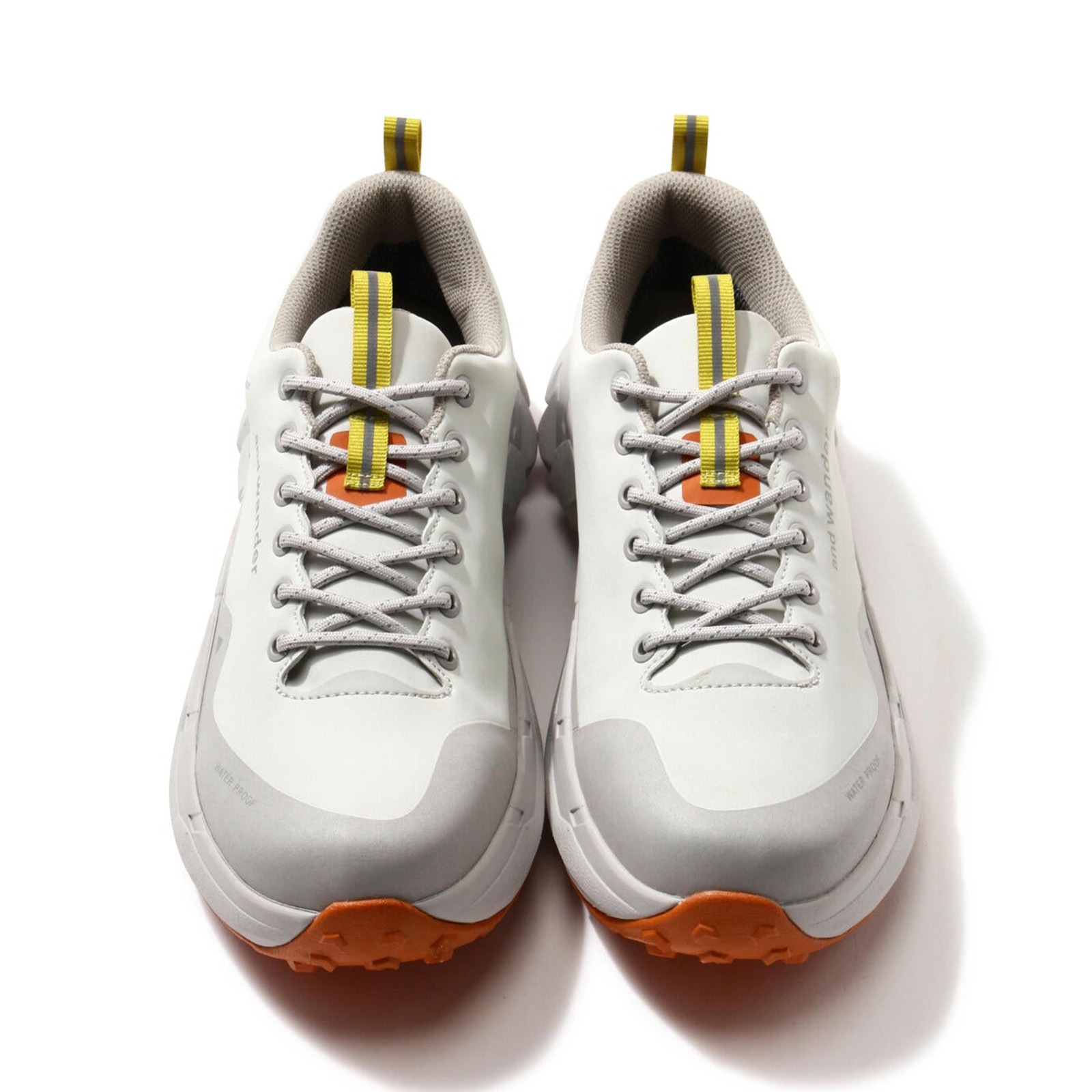 [当日出荷可][20%OFF] and wander waterproof trek shoes low off white [アンドワンダー]