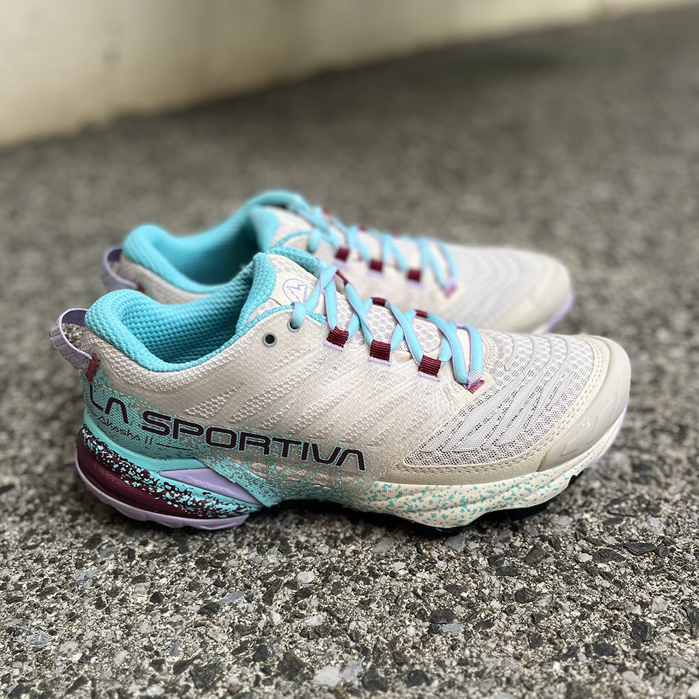 LA SPORTIVA Akasha II Woman Shadow/Red Plum [ラ・スポルティバ]