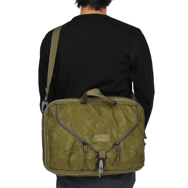MYSTERY RANCH 3WAY Olive Embossショルダーバッグ ノベルティ] MYSTERY RANCH 3-Way Olive Emboss [ミステリーランチ]