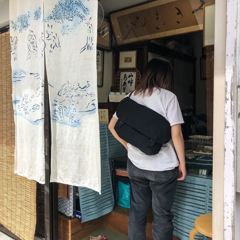 アクセサリー BLUE LUG the messenger bag half (black) BLUE LUG* the messenger bag half (black) - BLUE LUG ONLINE STORE