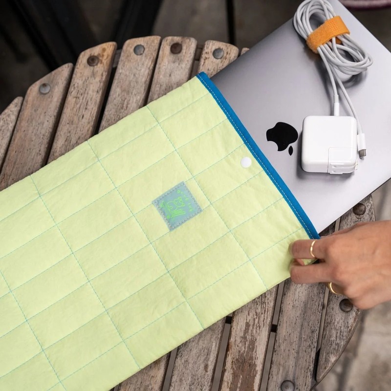 BLUE LUG padding pc sleeve 16inch blue check [ブルーラグ]