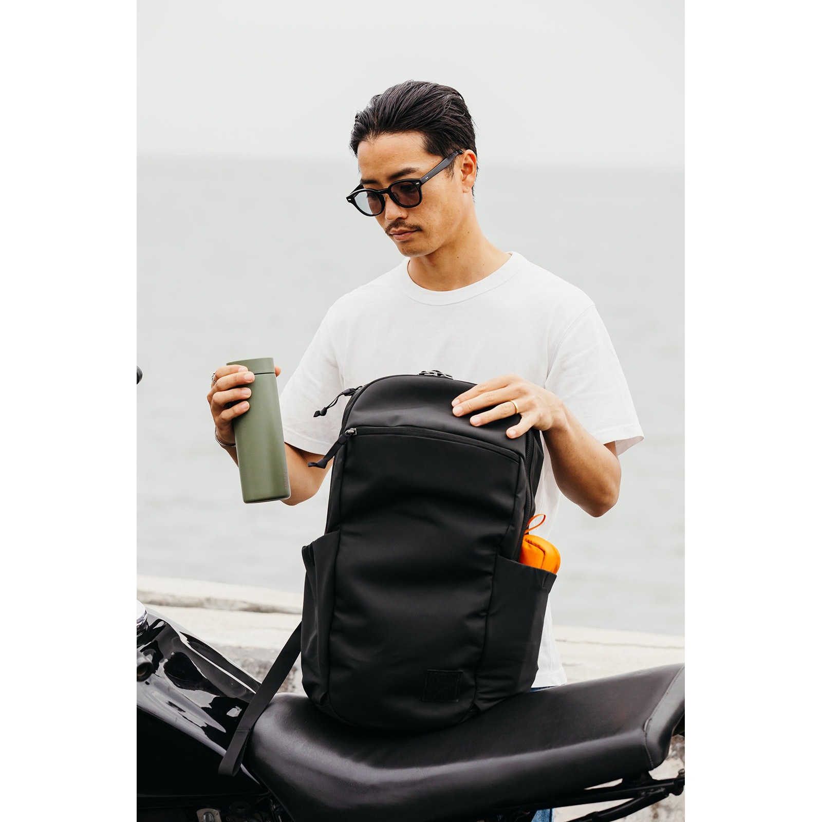 [最短当日出荷] EVERGOODS CHZ22 - Civic Half Zip 22L V3 Solution Black [エバーグッズ]