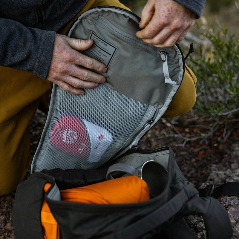 [当日出荷可] EVERGOODS MPL22 - Mountain Panel Loader 22L Solution Black [エバーグッズ]