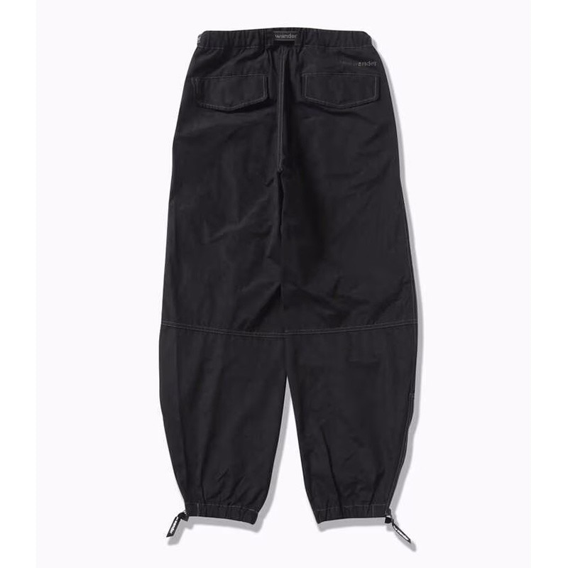 [当日出荷対応 平日12:00まで] and wander side zip hem pants black [アンドワンダー]