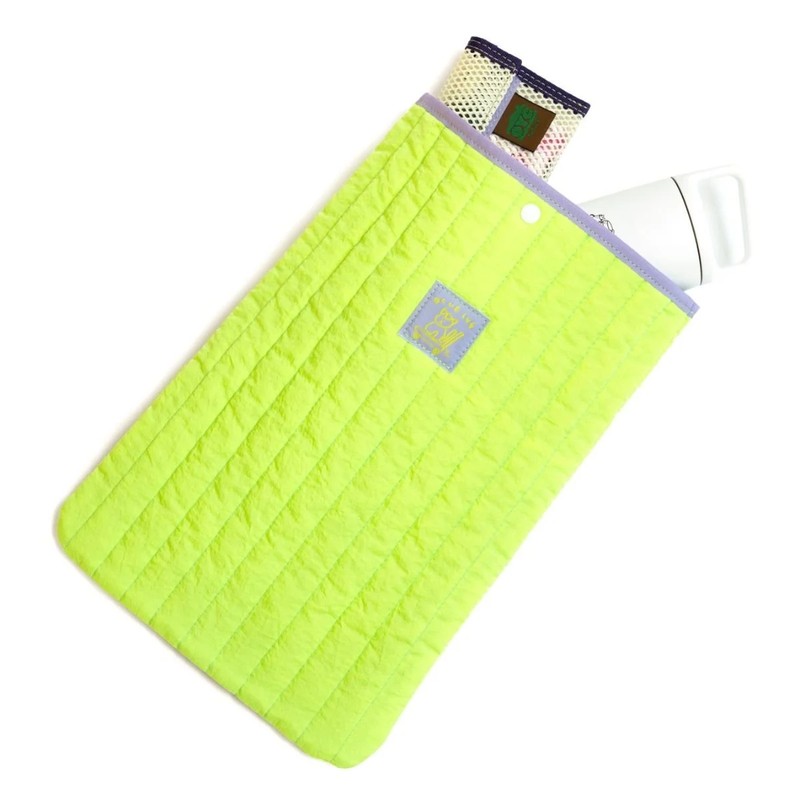 BLUE LUG padding pc sleeve 16inch flash green [ブルーラグ]