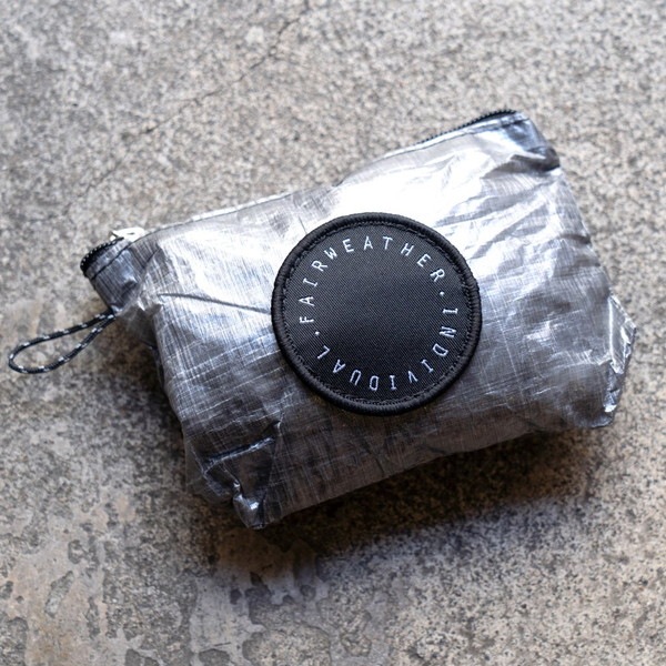 未使用品 フェアウェザー パッカブルショルダーバッグ ダイニーマ ブラック 当日出荷可] FAIRWEATHER packable sacoche dyneema/black [フェア