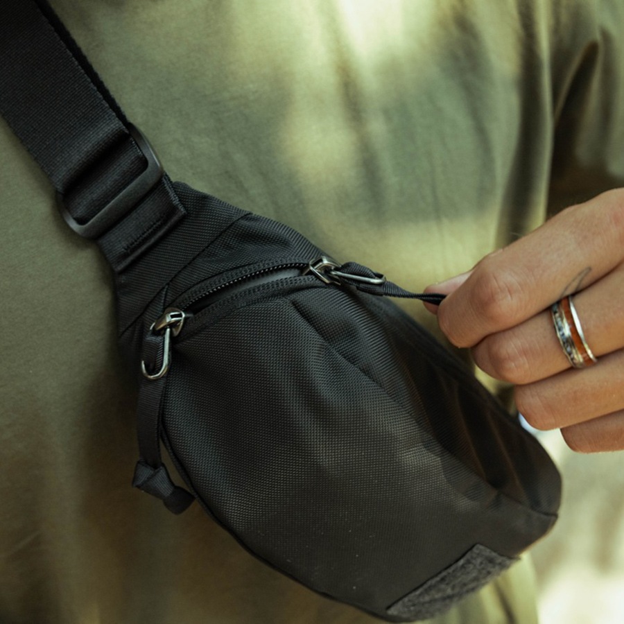 [当日出荷可] EVERGOODS CAS1 - Civic Access Sling 1L Solution Black [エバーグッズ]