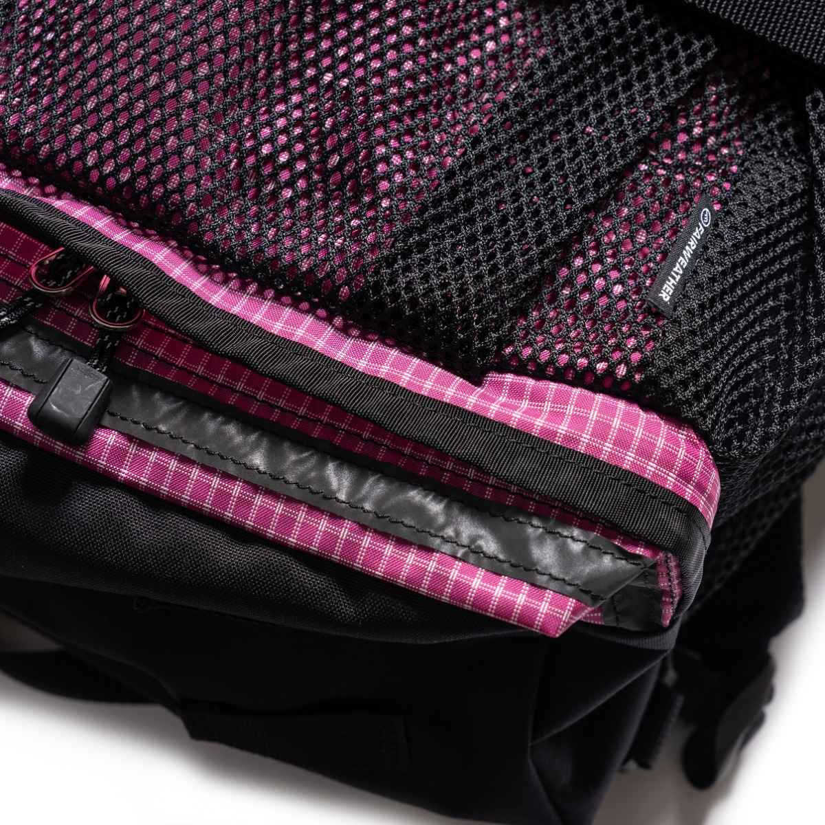 [当日出荷可] FAIRWEATHER off pack 18 ultra grid/berry [フェアウェザー]