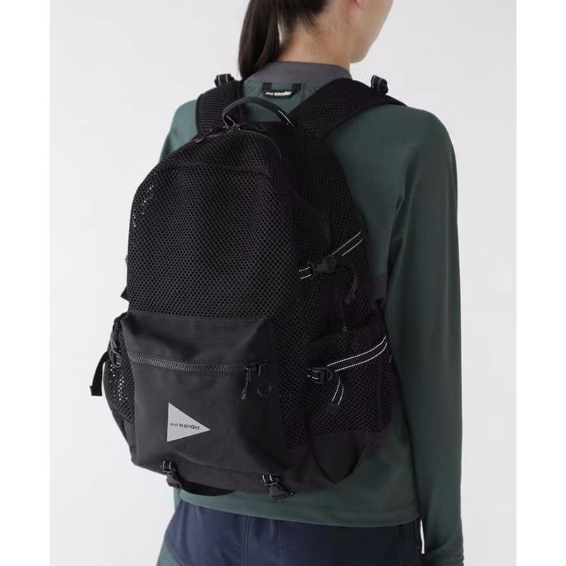 アンドワンダー And wander 3Dメッシュバックパック カーキ色