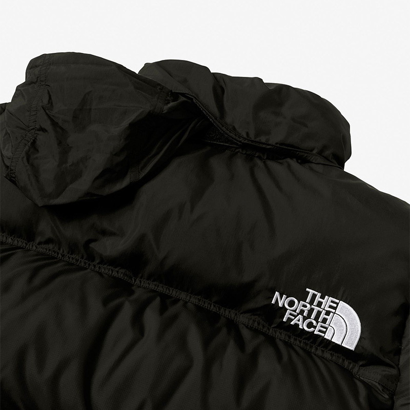 THE NORTH FACE Short Nuptse Jacket ブラック (K) [ザ・ノース・フェイス]