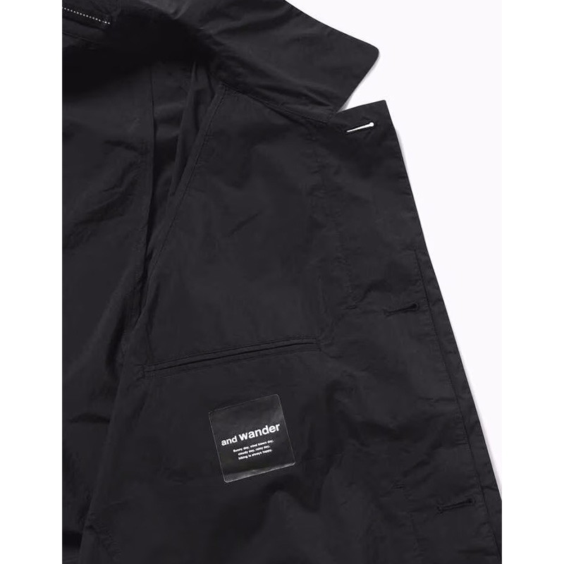 and wander water repellent light coat black [アンドワンダー]