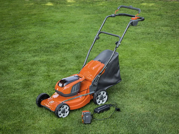 �ϥ����С��� �Ǵ��굡 �겡�� LC137i �Хåƥ꡼�� ����37.5cm �������� 40L ������⥢ ���� ��� �� ��ñ ������ ���� ������ ���� �Ų� Husqvarna 970500901 ����̵�� 