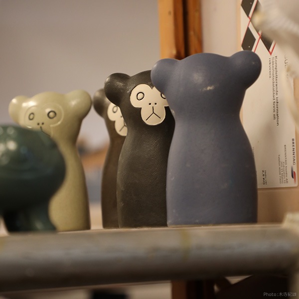 En Liten Van リス 一輪挿し イエロー 鹿児島睦 Keramikstudion 花瓶 陶器 北欧 小さい おしゃれ かわいい 置物 オブジェ Squirrel 動物 Viewgarden