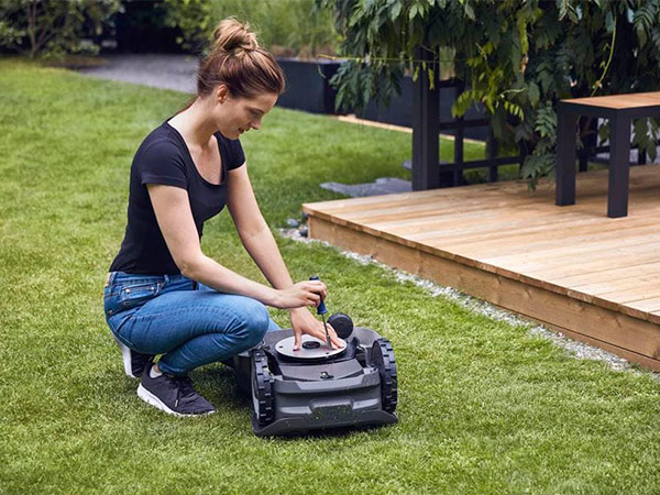 ���ܥå� �Ǵ��� Automower 305 ��������Ź �ϥ����С��� �����ȥ⥢ ������ ��ư ���ż� ��ư ���� ������ �𴢤� ������� 967974029 ����̵�� 