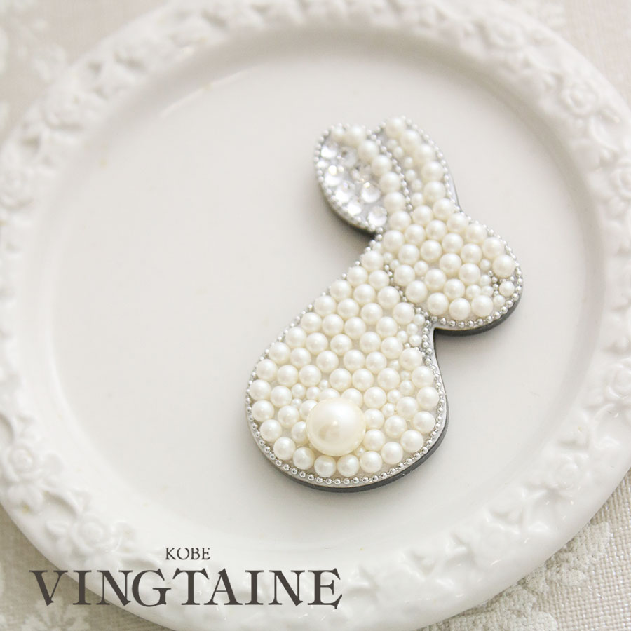 No.201 レジン ヘアゴム マグネット ピンバッジ うさぎ雪透け感あり No