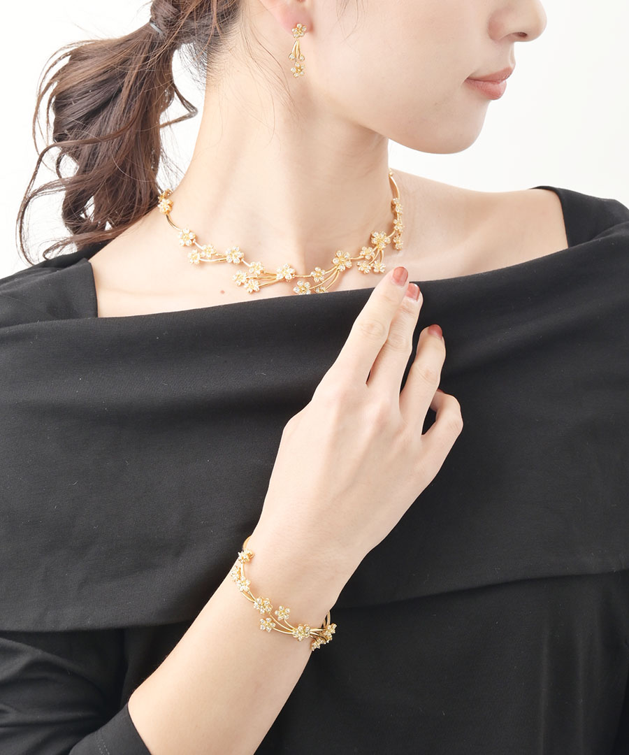 ����̵�� ���֤�����Ф��줿�ե��֥쥹��åȡڥͥ��ݥ��Բġ�B2-SET2 