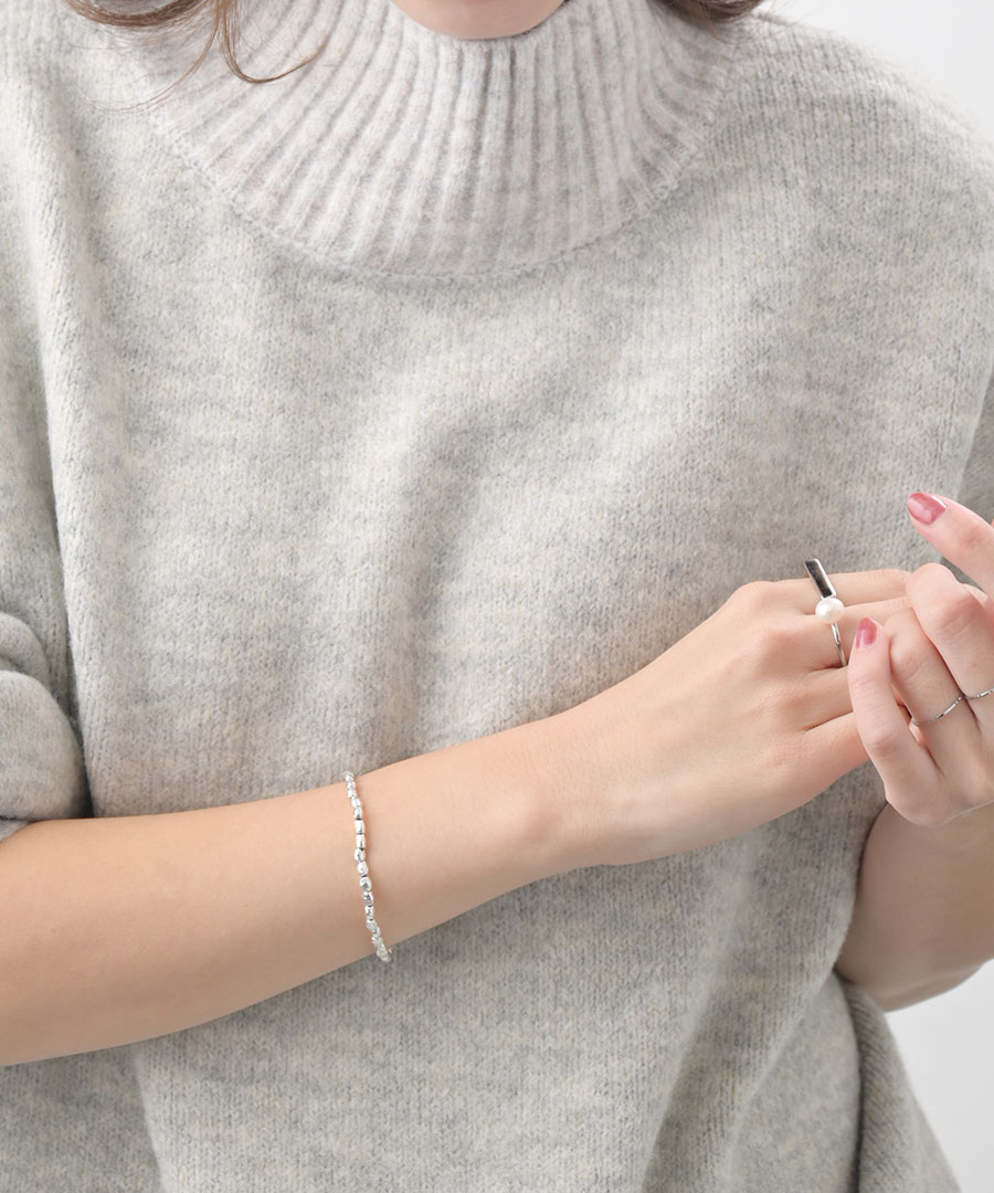 �˥奢�󥹥ӡ����֥쥹��å� B4115