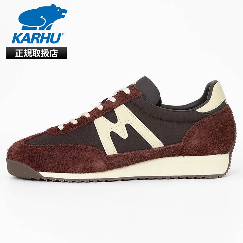 カルフ KARHU スニーカー メンズ レディース メスタリ MESTARI 76 靴 スエード エアクッション カジュアル スポーティー 軽量 ロゴ 2026年秋冬 新作 マロン KH805108 Marron/Cloud Cream | ブランド [正規取扱店]
