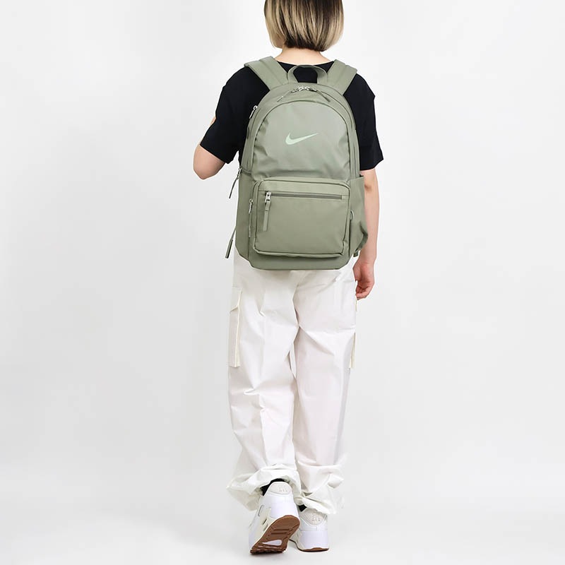 ナイキ NIKE バックパック ヘリテージ ユージーン HERITAGE EUGENE 2.0 メンズ レディース デイパック リュック 20L ウィンタライズド 通勤 通学 スクールバッグ スクバ 軽量 ロゴ 2026年秋 新作 IH7955-320 | ブランド [正規取扱店]