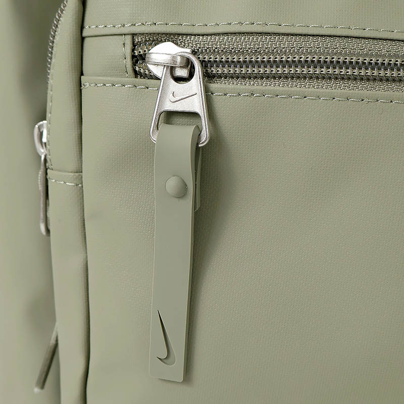 ナイキ NIKE バックパック ヘリテージ ユージーン HERITAGE EUGENE 2.0 メンズ レディース デイパック リュック 20L ウィンタライズド 通勤 通学 スクールバッグ スクバ 軽量 ロゴ 2026年秋 新作 IH7955-320 | ブランド [正規取扱店]