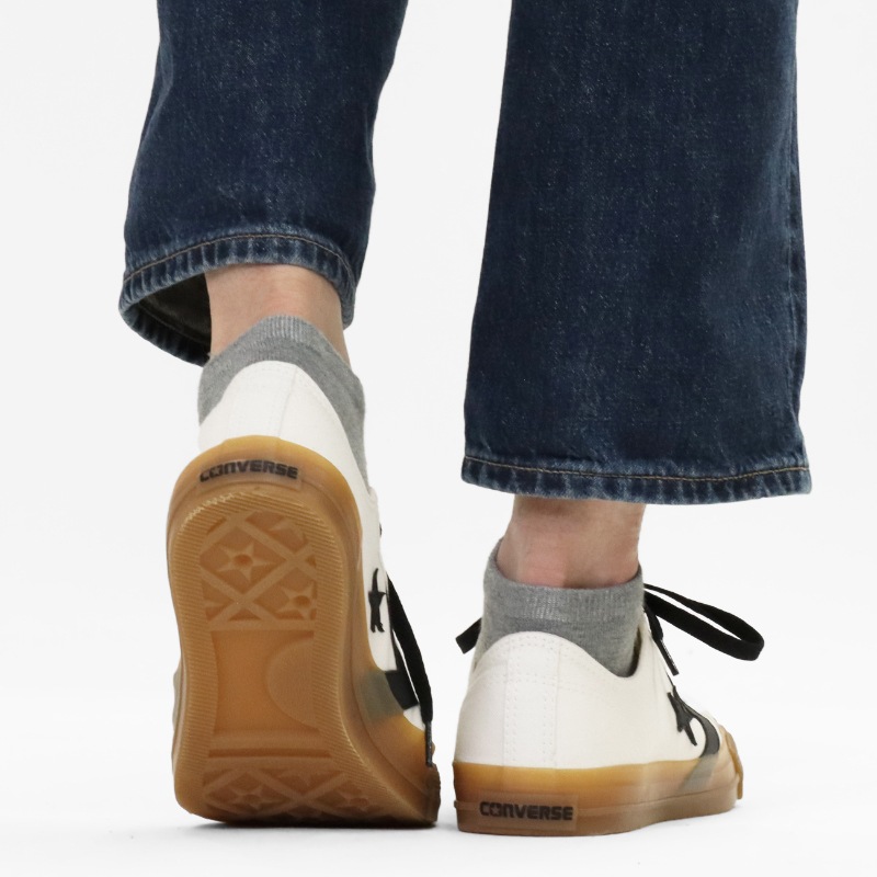 コンバース CONVERSE スニーカー メンズ CRT CL OX ホワイト 靴 2026SS ガムソール CLASSIC VULCANIZE 33702521 | ブランド [正規取扱店]