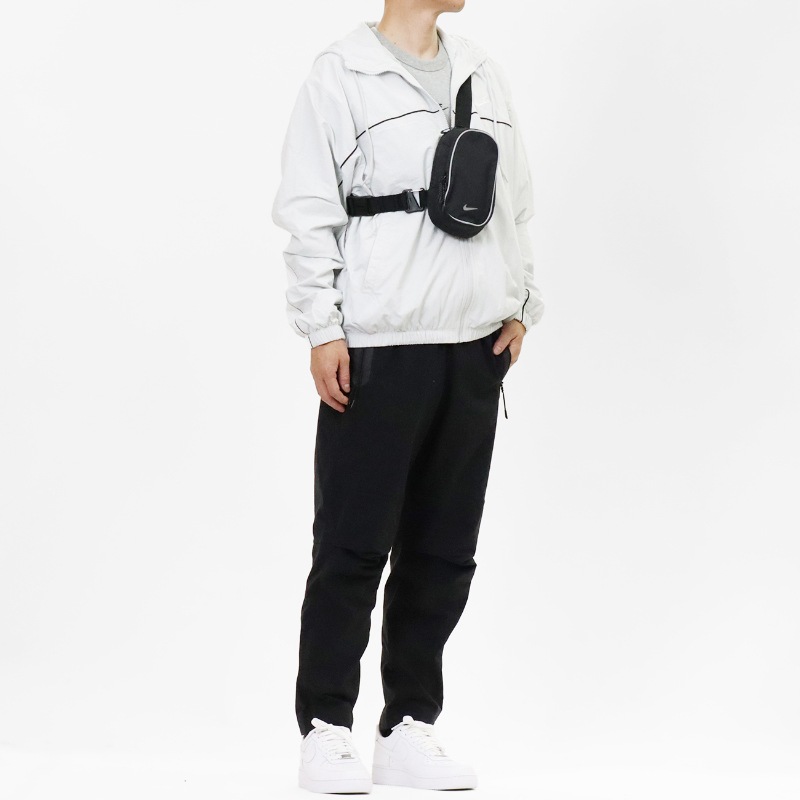 ナイキ NIKE ボディバッグ コミュート COMMUTE クロスボディ メンズ レディース ワンショルダー ミニショルダー ミニバッグ 縦型 1L リフレクター 軽量 ロゴ 2026年秋 新作 ブラック IQ1279-010 | ブランド [正規取扱店]