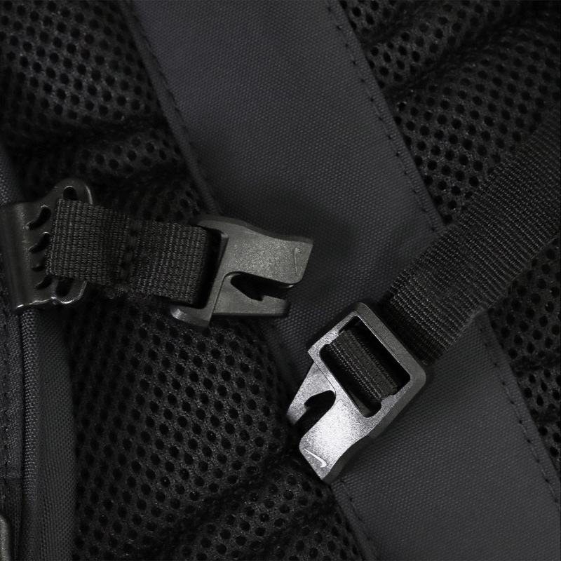 ナイキ NIKE バックパック コミュート COMMUTE メンズ レディース リュック 25L ミニポーチ付き 通勤 通学 スクールバッグ スクバ アウトドア リフレクター 軽量 ロゴ 2026年秋 新作 ブラック IQ1281-010 | ブランド [正規取扱店]