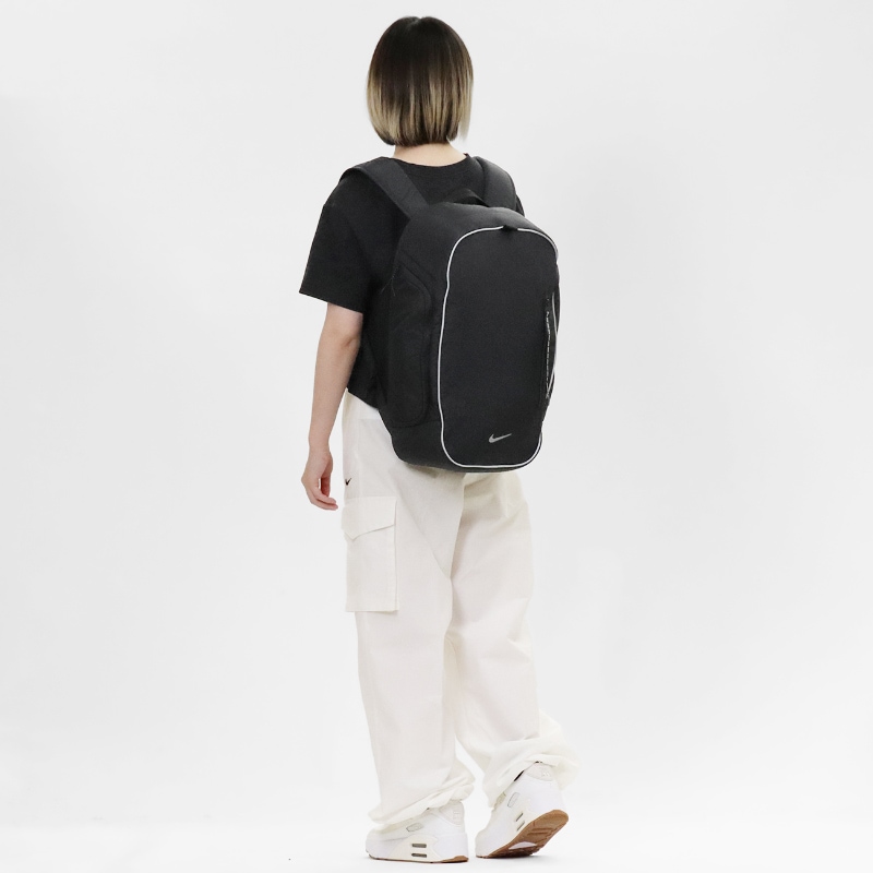 ナイキ NIKE バックパック コミュート COMMUTE メンズ レディース リュック 25L ミニポーチ付き 通勤 通学 スクールバッグ スクバ アウトドア リフレクター 軽量 ロゴ 2026年秋 新作 ブラック IQ1281-010 | ブランド [正規取扱店]