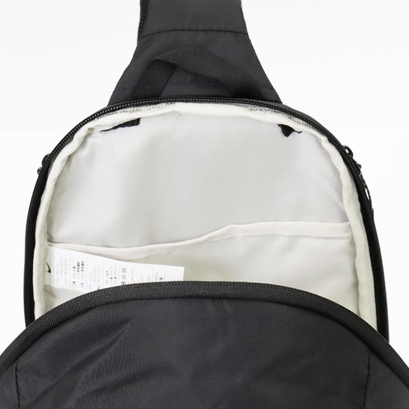 ナイキ NIKE ボディバッグ コミュート COMMUTE スリングバッグ メンズ レディース ワンショルダー ショルダーバッグ ミニバッグ 縦型 8L リフレクター 軽量 ロゴ 2026年秋 新作 ブラック IQ1285-010 | ブランド [正規取扱店]