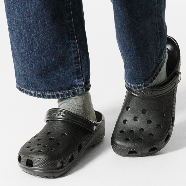 クロックス crocs サンダル クラシック クロッグ Classic Clog メンズ レディース BLACK ブラック 靴 10001-001 | ブランド [正規取扱店]