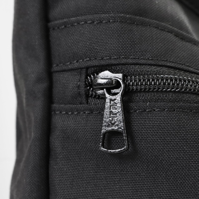 ケルティ KELTY ショルダーバッグ リミテッド カーブショルダー Mサイズ LIMITED CURVE SHOULDER M 10L ポーチ付き メンズ レディース 斜め掛け 軽量 ロゴ 2026年秋冬 新作 3259273826 | ブランド [正規取扱店]