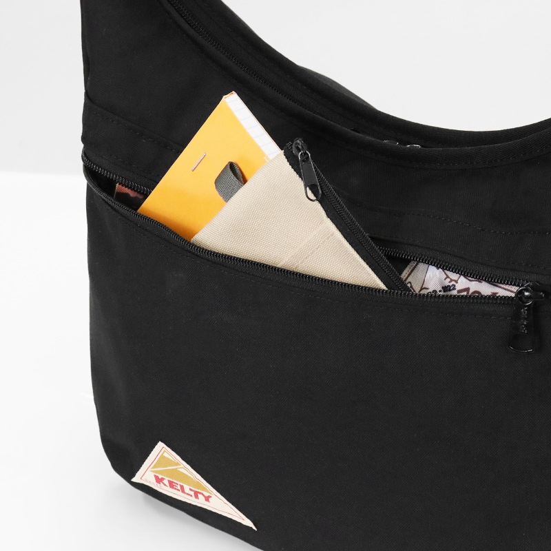 ケルティ KELTY ショルダーバッグ リミテッド カーブショルダー Mサイズ LIMITED CURVE SHOULDER M 10L ポーチ付き メンズ レディース 斜め掛け 軽量 ロゴ 2026年秋冬 新作 3259273826 | ブランド [正規取扱店]